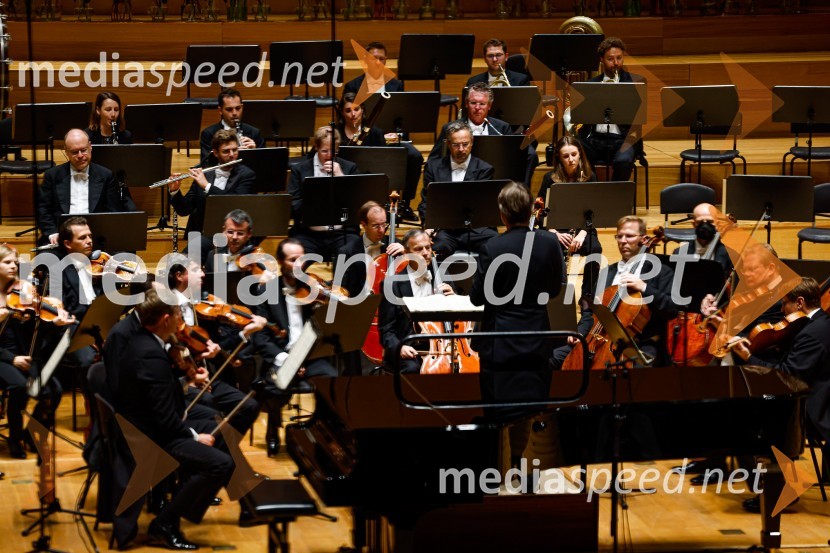  Esa-Pekka Salonen, dirigentDunajski filharmoniki, zaključek 70. LF