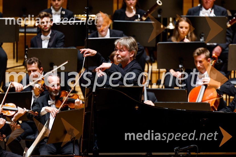  Esa-Pekka Salonen, dirigentDunajski filharmoniki, zaključek 70. LF