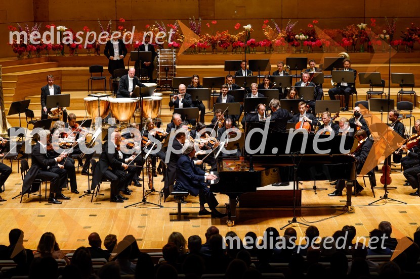  Rudolf Buchbinder, pianist;  Esa-Pekka Salonen, dirigentDunajski filharmoniki, zaključek 70. LF