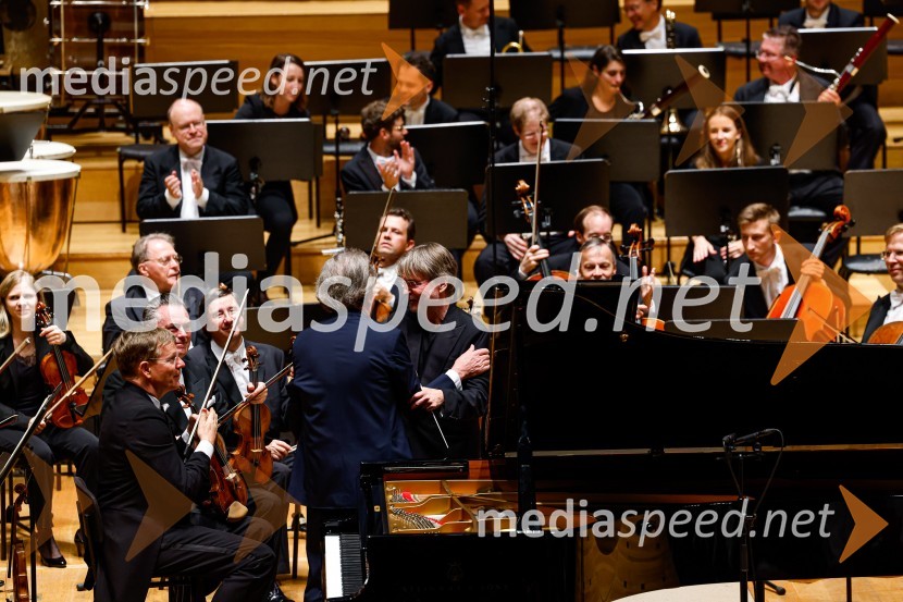  Rudolf Buchbinder, pianist;  Esa-Pekka Salonen, dirigentDunajski filharmoniki, zaključek 70. LF