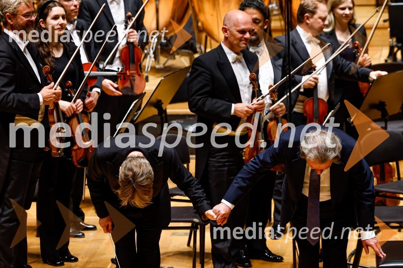  Esa-Pekka Salonen, dirigent;  Rudolf Buchbinder, pianistDunajski filharmoniki, zaključek 70. LF