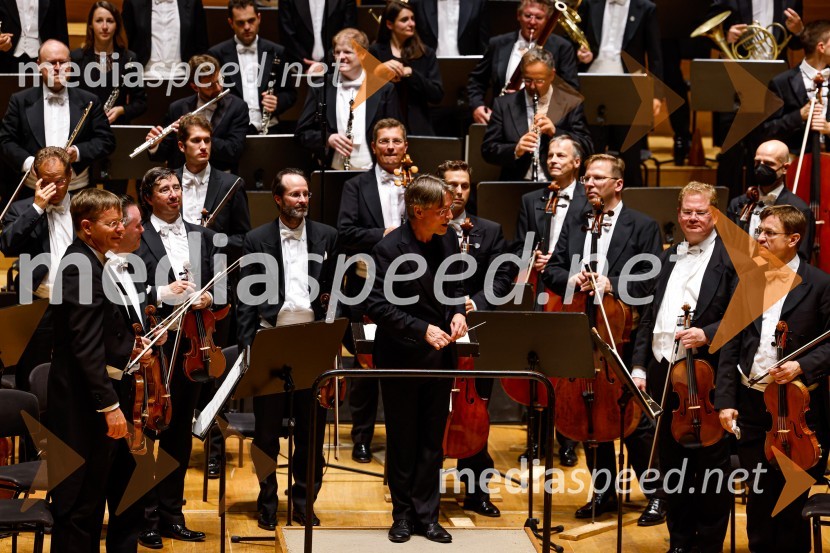  Esa-Pekka Salonen, dirigentDunajski filharmoniki, zaključek 70. LF