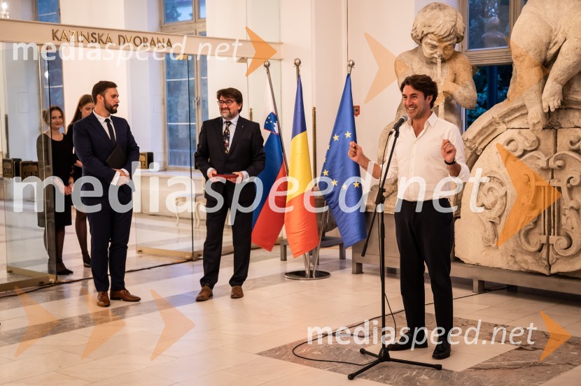  Florin Estefan, igralec;  Anton Niculescu, romunski veleposlanik v Sloveniji;  Edward Clug, umetniški direktor, Balet SNG MariborPraznovanje 30-letnice vzpostavitve slovensko-romunskih diplomatskih odnosov