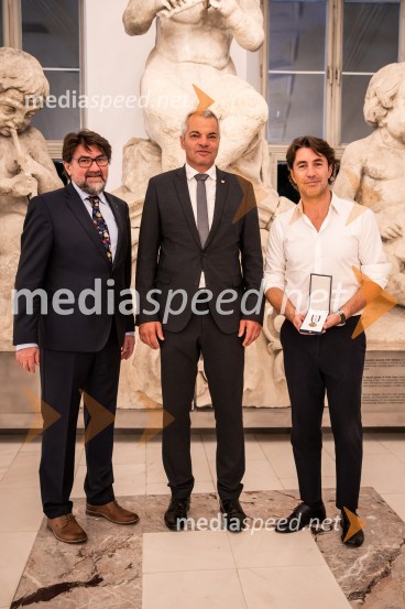  Anton Niculescu, romunski veleposlanik v Sloveniji;  Aleksander Saša Arsenovič, župan, Mestna občina Maribor;  Edward Clug, umetniški direktor, Balet SNG MariborPraznovanje 30-letnice vzpostavitve slovensko-romunskih diplomatskih odnosov
