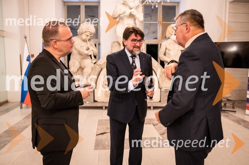  ... ;  Anton Niculescu, romunski veleposlanik v Sloveniji;  ... Praznovanje 30-letnice vzpostavitve slovensko-romunskih diplomatskih odnosov