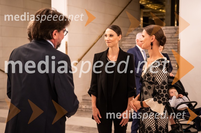  Anton Niculescu, romunski veleposlanik v Sloveniji;  ... ;  ... Praznovanje 30-letnice vzpostavitve slovensko-romunskih diplomatskih odnosov