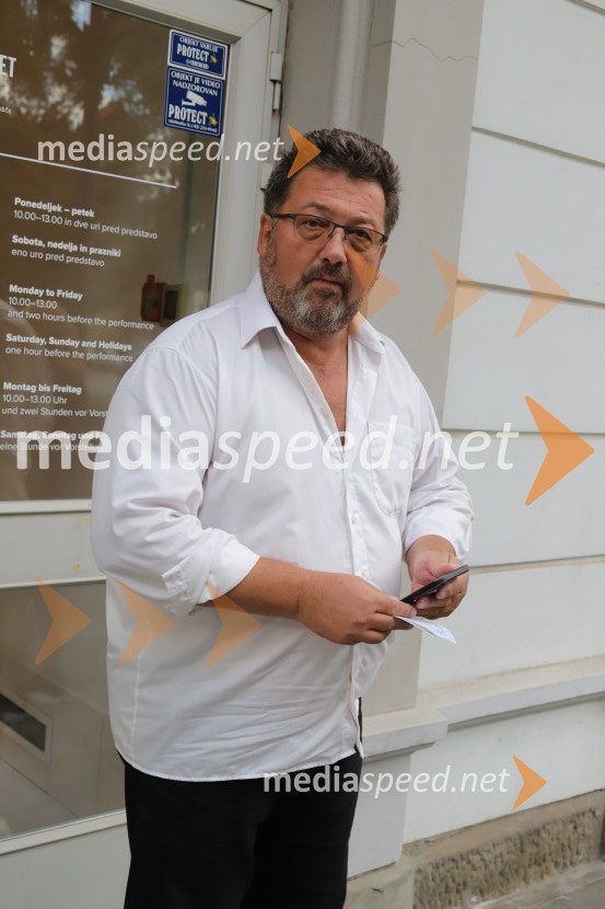 Premiera drame Rdeča kapuca