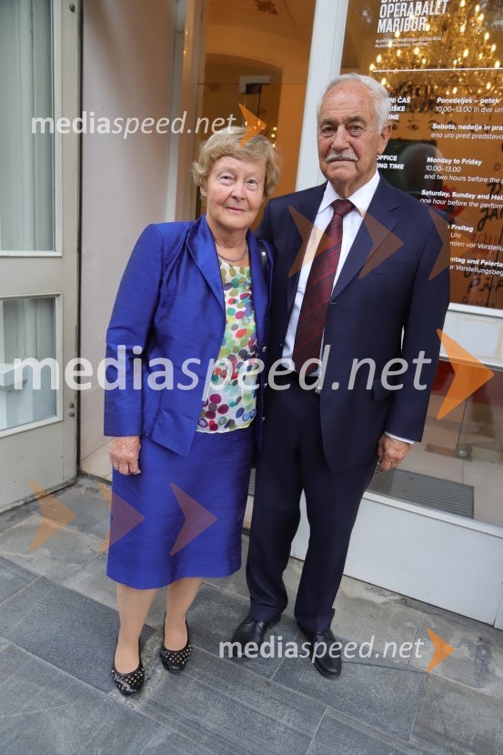  Alojzija Čas Moge;  Rudolf Moge, politikPremiera drame Rdeča kapuca