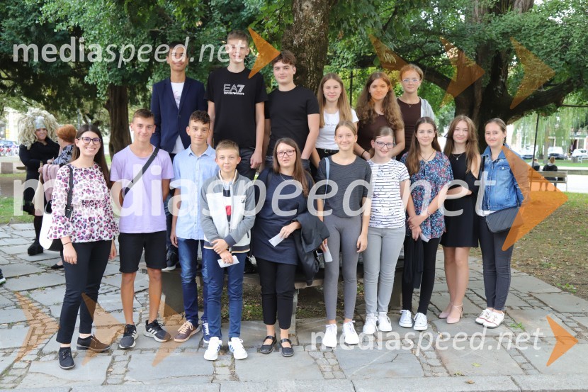 Premiera drame Rdeča kapuca