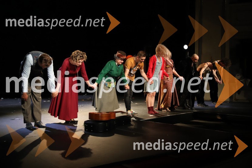  Gorazd Žilavec, igralec;  Maša Žilavec, igralka;  Irena Varga, igralka;  ... ;  Julija Klavžar, igralka;  Mateja  Pucko, igralka;  Nejc Ropret, igralec;  ... ;  ... Premiera drame Rdeča kapuca