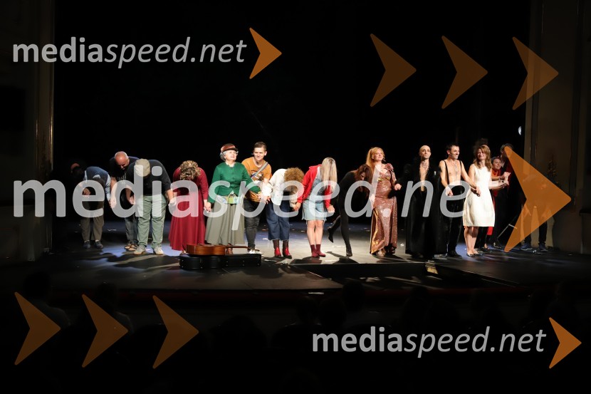 Premiera drame Rdeča kapuca