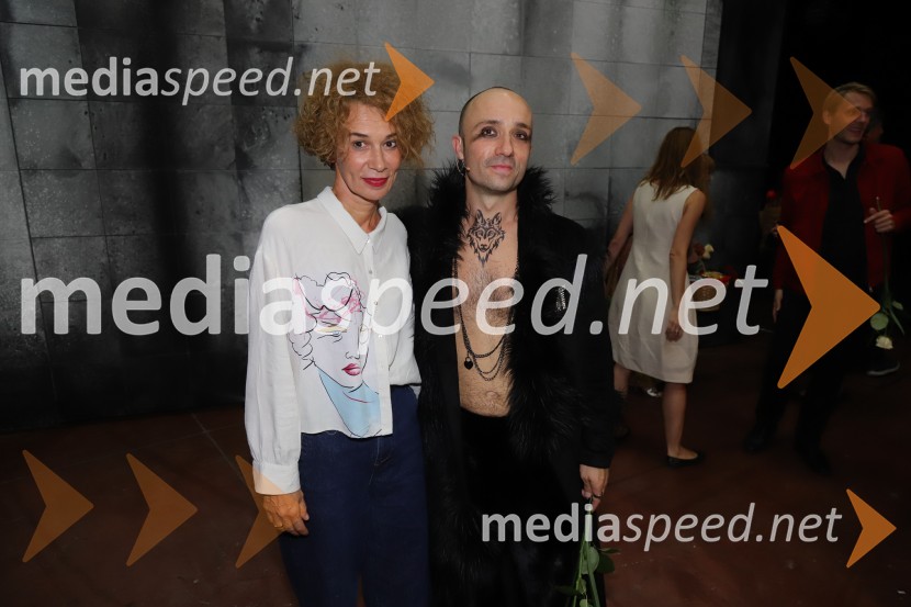  Marita Ćopo, kostumografinja;  Nejc Ropret, igralecPremiera drame Rdeča kapuca