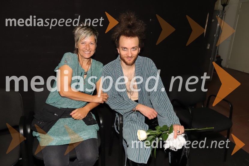  Tatjana Skodič, garderoberka;  Matija Stepančič, igralecPremiera drame Rdeča kapuca