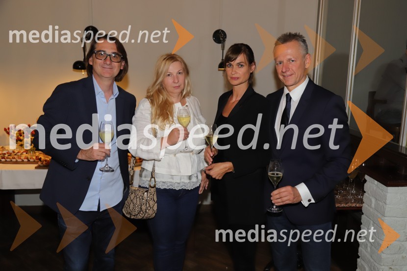  Aleksandar Popovski, dramski direktor SNG Maribor;  Natalija Popovski;  Mojca Kac;  Andrej Kac, odvetnikPremiera drame Rdeča kapuca