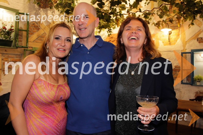  Zekira Marković, Kulturno društvo MariBorke, lastnica restavracije Baščaršija in Sarajevo;  ... ;  ... Obletnica gostilne Baščaršija v Kopru