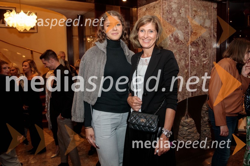 Vse zastonj! Vse zastonj!, Prešernovo gledališče Kranj, premiera