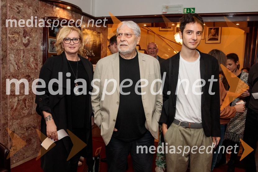  Ksenija Benedetti, nekdanja šefinja državnega protokola RS;  Boris Cavazza, igralec;  Aleksander Boris CavazzaVse zastonj! Vse zastonj!, Prešernovo gledališče Kranj, premiera