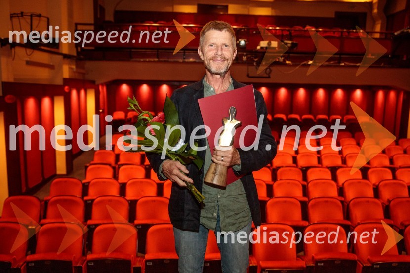  Borut  Veselko, igralecVse zastonj! Vse zastonj!, Prešernovo gledališče Kranj, premiera