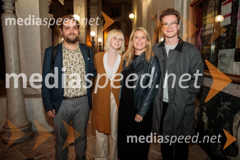  Luka Marcen, režiser;  Lola Doma;  Tatjana Doma, dramaturginja SLG Celje;  Žan Brelih Hatunić, igralecVse zastonj! Vse zastonj!, Prešernovo gledališče Kranj, premiera