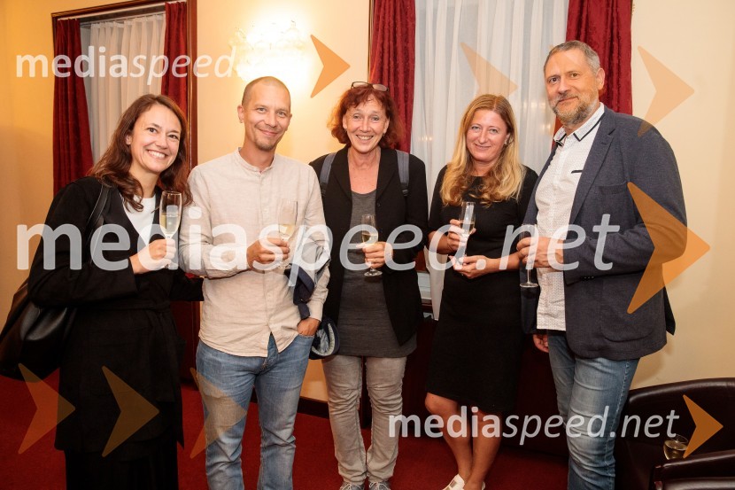 Vse zastonj! Vse zastonj!, Prešernovo gledališče Kranj, premiera