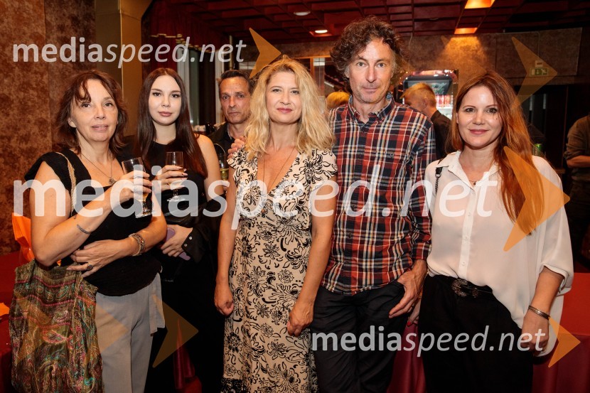  ... ;  ... ;  ... ;  Vesna Pernarčič, igralka;  ... ;  ... Vse zastonj! Vse zastonj!, Prešernovo gledališče Kranj, premiera