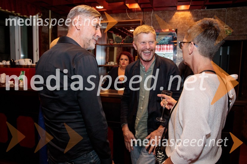  ... ;  Borut  Veselko, igralec;  Mirjam DernovšekVse zastonj! Vse zastonj!, Prešernovo gledališče Kranj, premiera