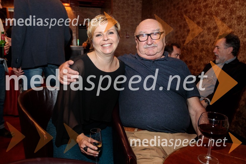  Vesna  Slapar, igralka;  ... Vse zastonj! Vse zastonj!, Prešernovo gledališče Kranj, premiera