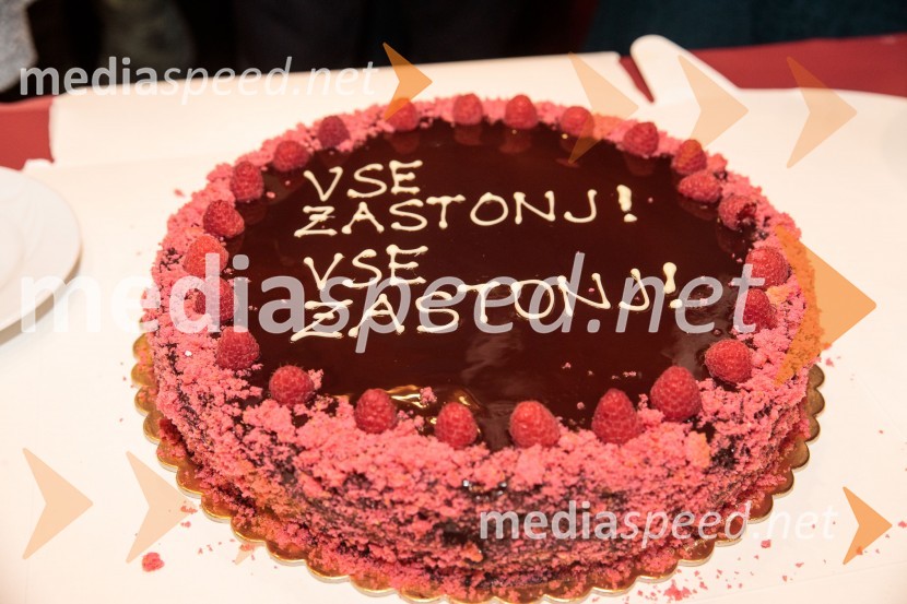 Vse zastonj! Vse zastonj!, Prešernovo gledališče Kranj, premiera