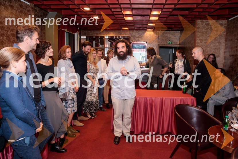   Jure Novak, režiser, direktor, Prešernovo gledališče KranjVse zastonj! Vse zastonj!, Prešernovo gledališče Kranj, premiera