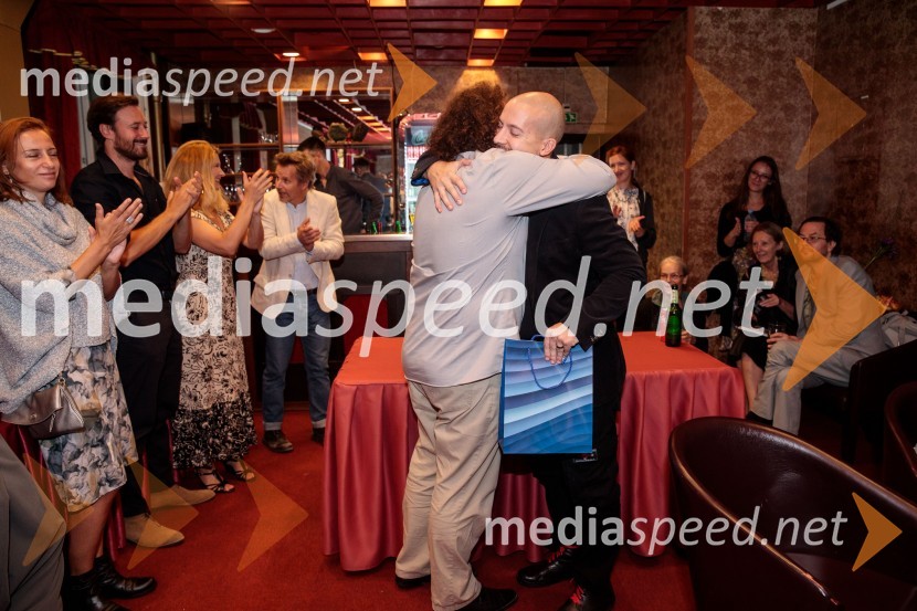   Jure Novak, režiser, direktor, Prešernovo gledališče Kranj;  ... Vse zastonj! Vse zastonj!, Prešernovo gledališče Kranj, premiera