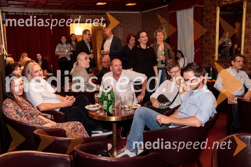 Vse zastonj! Vse zastonj!, Prešernovo gledališče Kranj, premiera