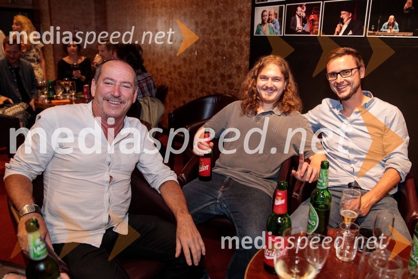 Vse zastonj! Vse zastonj!, Prešernovo gledališče Kranj, premiera