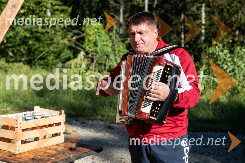  Peter Misja, župan, Občina Podčetrtek, predsednik Turistične zveze SlovenijeTrail Rudnica, druženje in zabava s skupino Donačka & Barbara