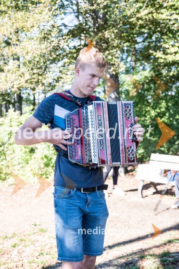 Trail Rudnica, druženje in zabava s skupino Donačka & Barbara