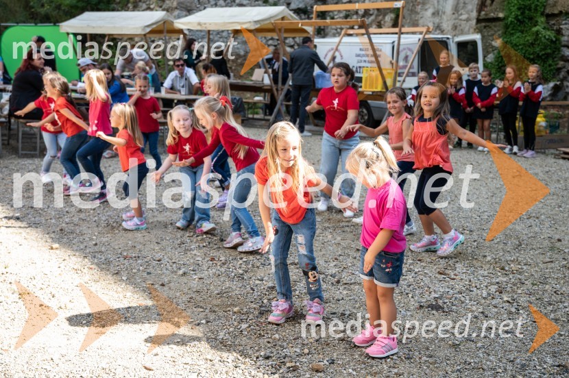 Plesna šola PROM ZvončicaTrail Rudnica, druženje in zabava s skupino Donačka & Barbara
