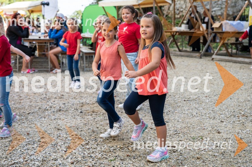 Plesna šola PROM ZvončicaTrail Rudnica, druženje in zabava s skupino Donačka & Barbara