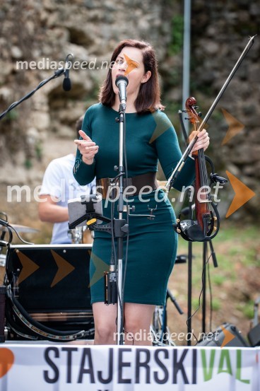  Barbara Žerjav, pevka, skupina DonačkaTrail Rudnica, druženje in zabava s skupino Donačka & Barbara