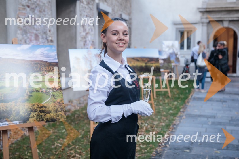 V objemu Lahinje, tamburaška opera