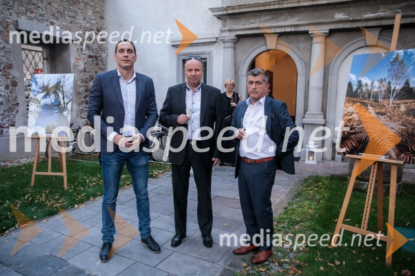 V objemu Lahinje, tamburaška opera