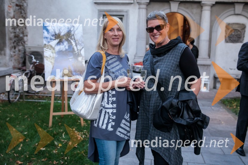V objemu Lahinje, tamburaška opera