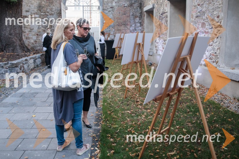 V objemu Lahinje, tamburaška opera