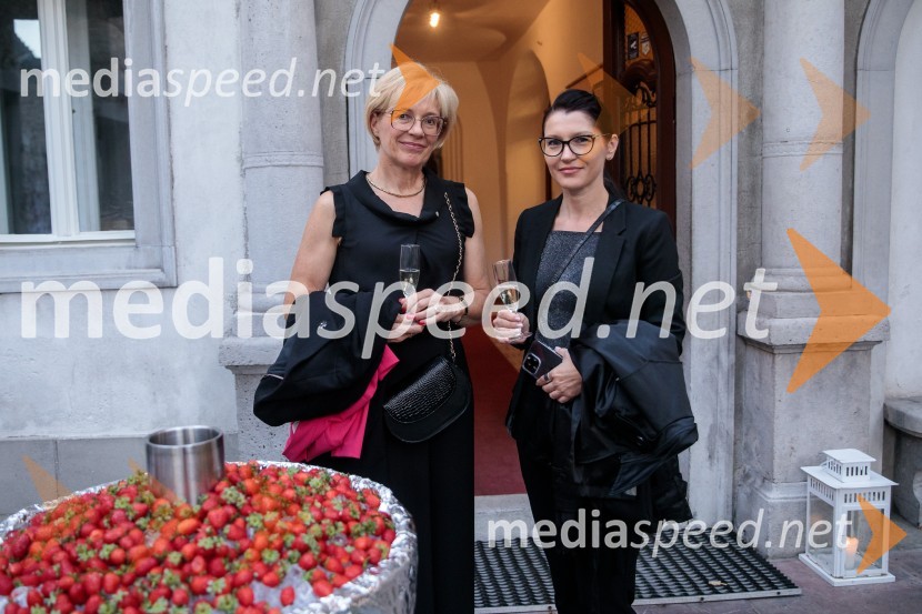 V objemu Lahinje, tamburaška opera