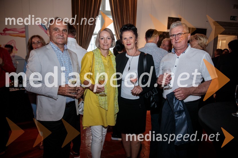 V objemu Lahinje, tamburaška opera