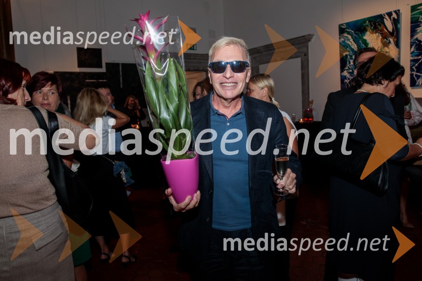   Igor  Jelen-Iggy, koreograf, lastnik plesnega centra IgenV objemu Lahinje, tamburaška opera