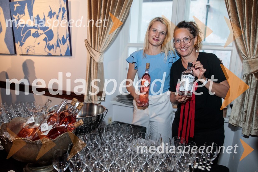 V objemu Lahinje, tamburaška opera