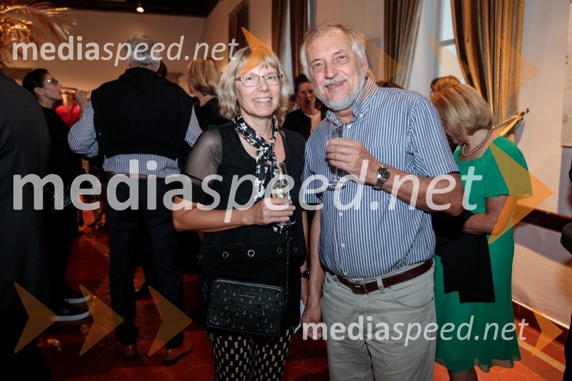 V objemu Lahinje, tamburaška opera