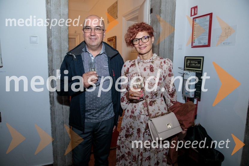 V objemu Lahinje, tamburaška opera