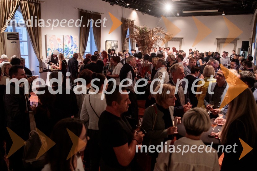 V objemu Lahinje, tamburaška opera