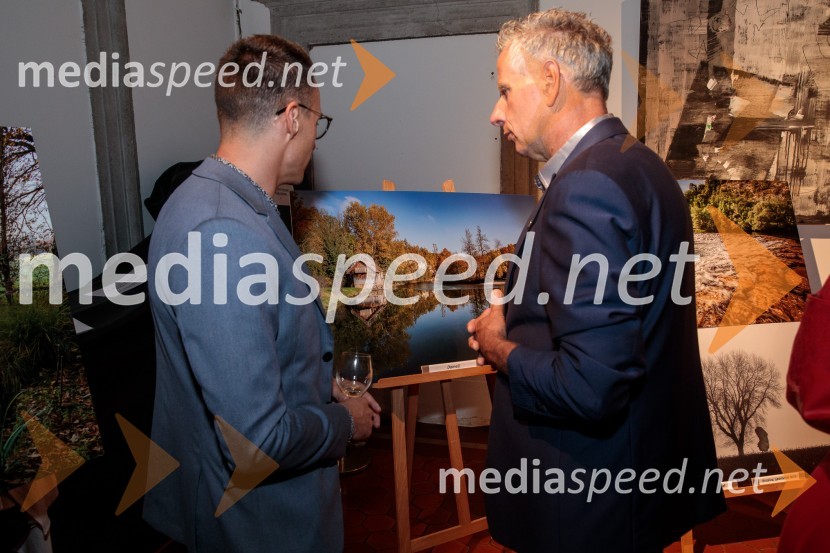 V objemu Lahinje, tamburaška opera