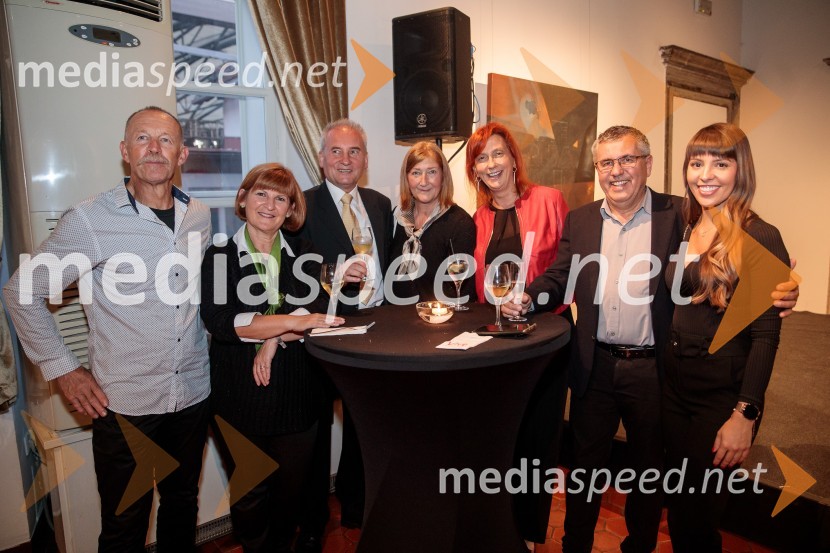  ... ;  ... ;  ... ;  ... ;  Jerneja  Kamnikar, ustanoviteljica in direktorica Vivo Catering;  ... ;  ... V objemu Lahinje, tamburaška opera